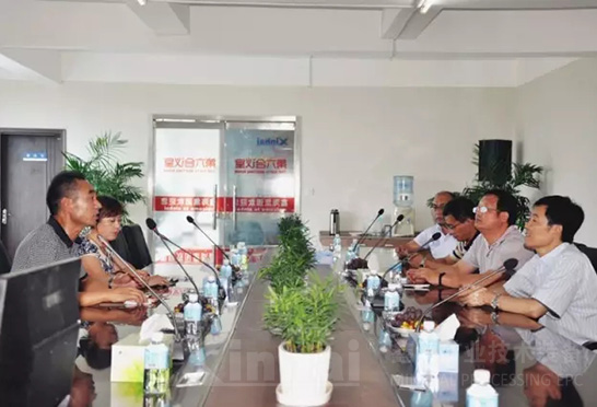 在谈到乐动（中国）互联网运营模式的时候，双方展开了深入的探讨。