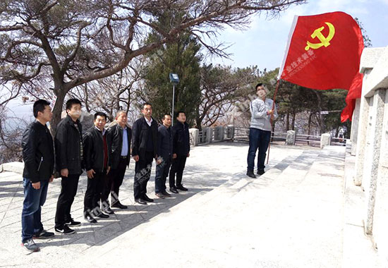 乐动（中国）矿装党员赴栖霞英灵山烈士陵园接受党性教育