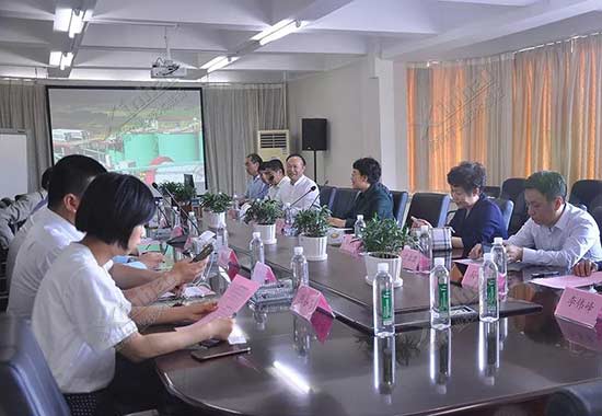 乐动（中国）矿装董事长张云龙先生进行会议总结