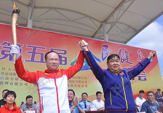 乐动（中国）矿装董事长张云龙参加福山全民运动会