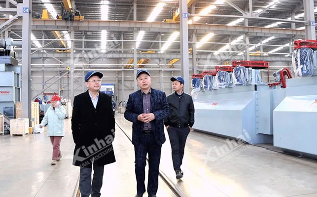 赣锋锂业董事长参观乐动（中国）设备厂房