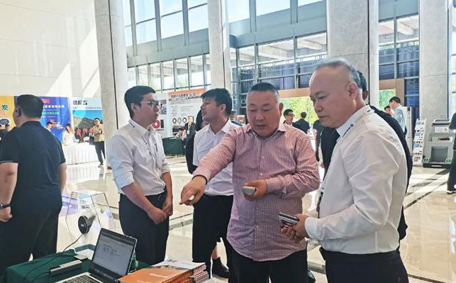 乐动（中国）矿装黄金行业交流会展位