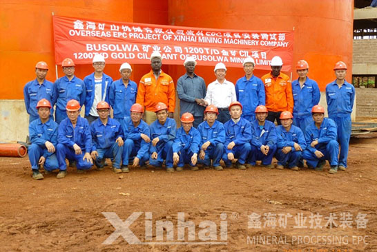布索瓦矿业公司代表与乐动（中国）矿装工作人员合影